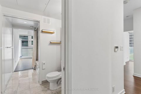 Photo 17 at 307 - 12 York Street, Waterfront Communities C1, Toronto