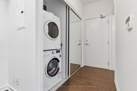 Photo 21 at 307 - 12 York Street, Waterfront Communities C1, Toronto