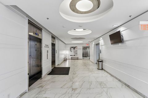 Photo 30 at 307 - 12 York Street, Waterfront Communities C1, Toronto