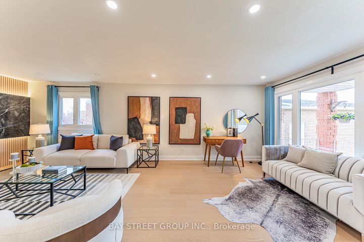 Photo 3 at 146 Cabinet Crescent, West Woodbridge, Vaughan