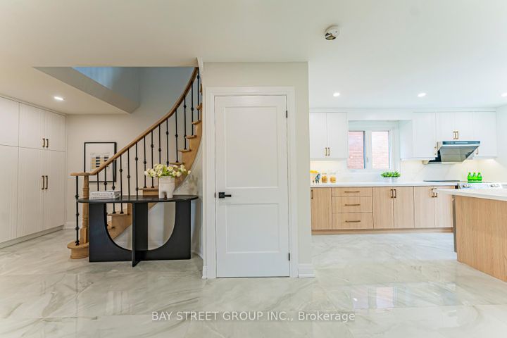 Photo 7 at 146 Cabinet Crescent, West Woodbridge, Vaughan