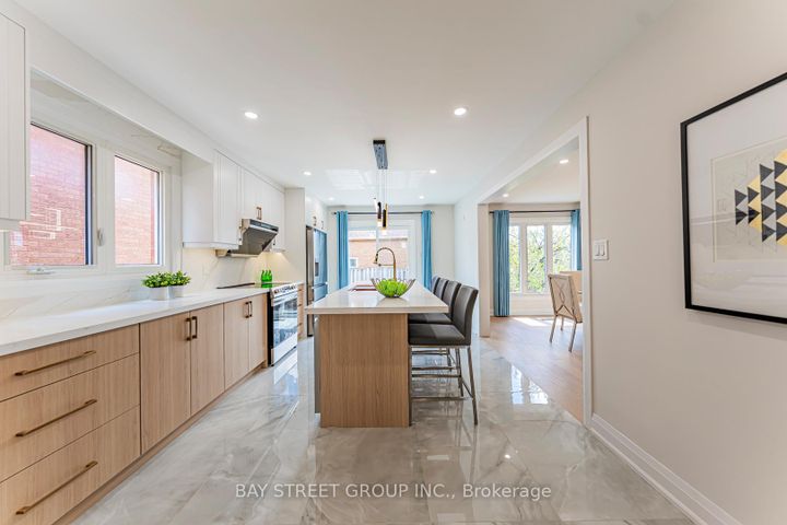 Photo 8 at 146 Cabinet Crescent, West Woodbridge, Vaughan