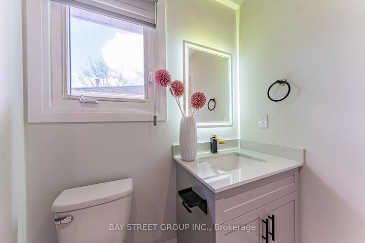 Photo 25 at 146 Cabinet Crescent, West Woodbridge, Vaughan