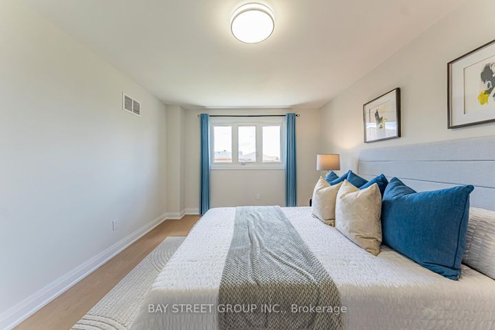 Photo 32 at 146 Cabinet Crescent, West Woodbridge, Vaughan