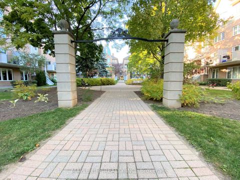 Photo 1 at 623 Grandview Way, Willowdale East, Toronto