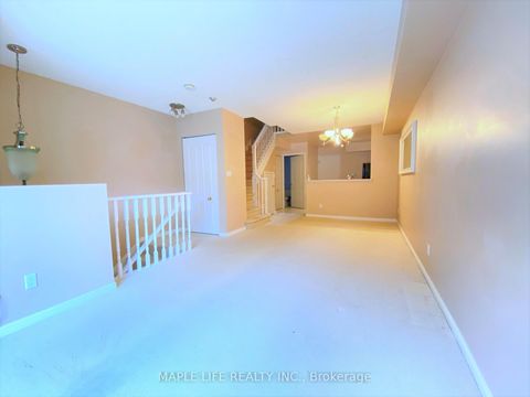Photo 4 at 623 Grandview Way, Willowdale East, Toronto