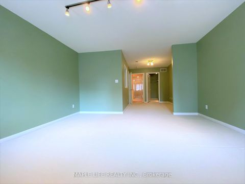 Photo 13 at 623 Grandview Way, Willowdale East, Toronto