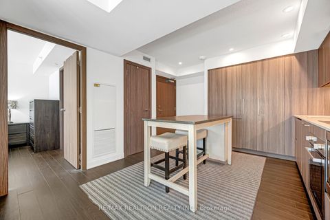 Photo 3 at 811 - 19 Bathurst Street, Waterfront Communities C1, Toronto