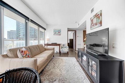 Photo 10 at 811 - 19 Bathurst Street, Waterfront Communities C1, Toronto
