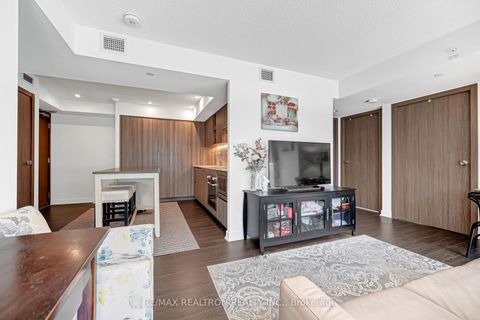 Photo 12 at 811 - 19 Bathurst Street, Waterfront Communities C1, Toronto