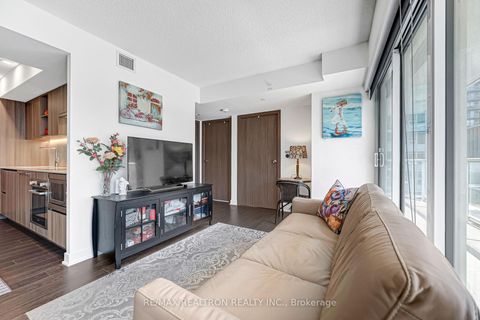 Photo 13 at 811 - 19 Bathurst Street, Waterfront Communities C1, Toronto
