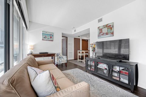 Photo 14 at 811 - 19 Bathurst Street, Waterfront Communities C1, Toronto
