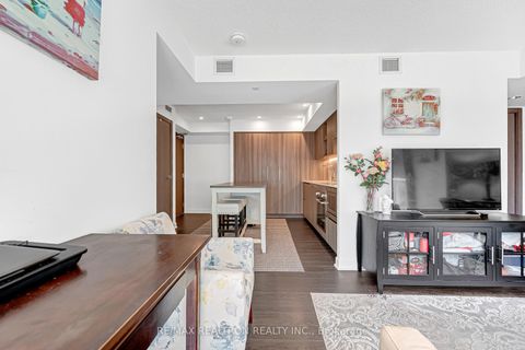 Photo 15 at 811 - 19 Bathurst Street, Waterfront Communities C1, Toronto