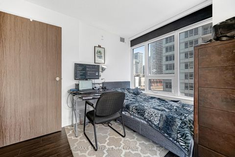 Photo 22 at 811 - 19 Bathurst Street, Waterfront Communities C1, Toronto