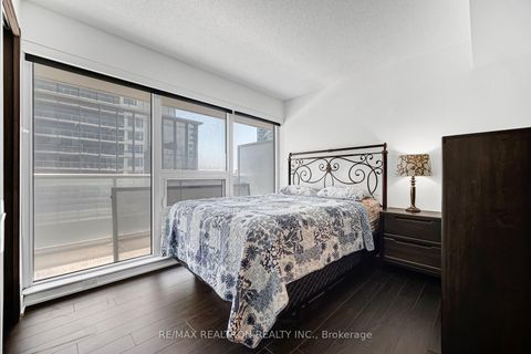 Photo 24 at 811 - 19 Bathurst Street, Waterfront Communities C1, Toronto