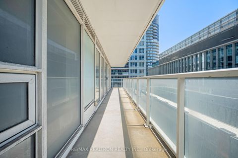 Photo 29 at 811 - 19 Bathurst Street, Waterfront Communities C1, Toronto