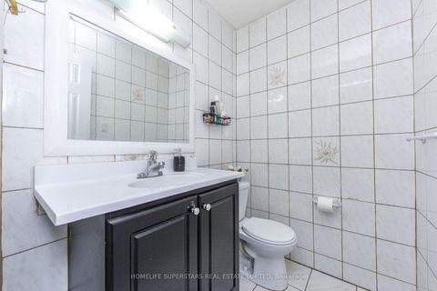 Photo 5 at 3280 Clara Drive, Malton, Mississauga