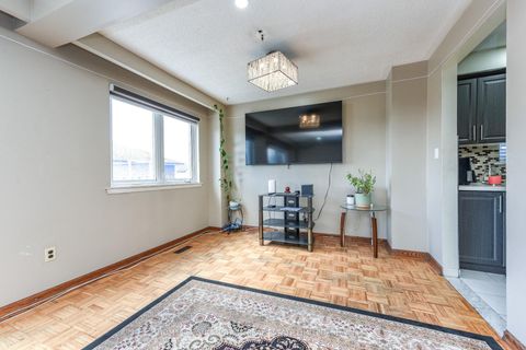 Photo 11 at 3280 Clara Drive, Malton, Mississauga
