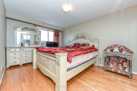Photo 18 at 3280 Clara Drive, Malton, Mississauga