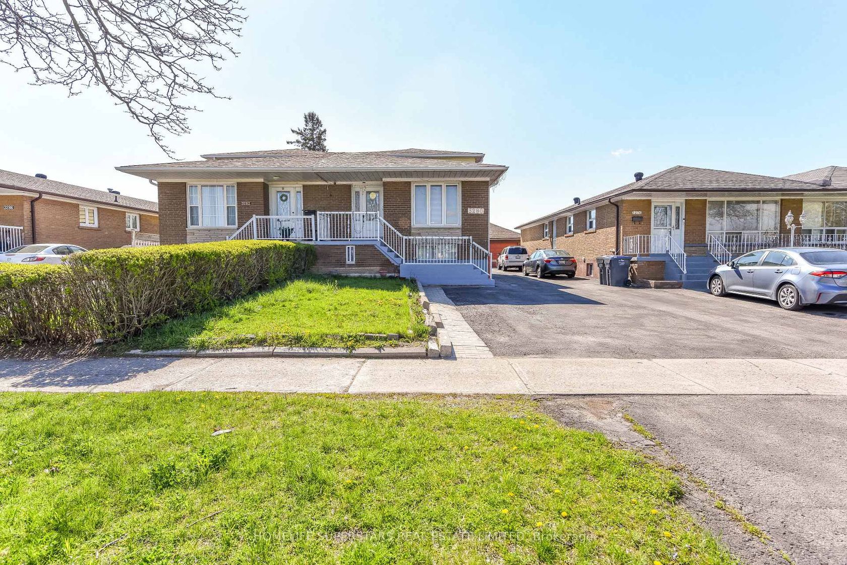 3280 Clara Drive, Malton, Mississauga photo number 2