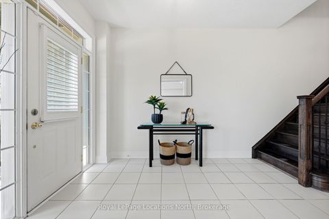 Photo 3 at 118 Puccini Drive, Oak Ridges, Richmond Hill