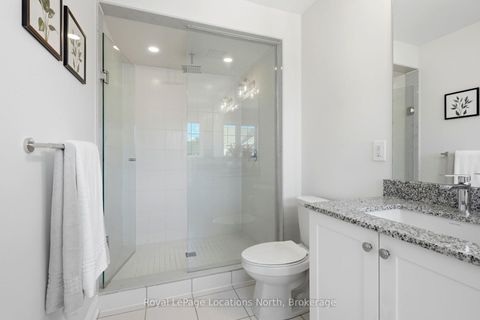Photo 10 at 118 Puccini Drive, Oak Ridges, Richmond Hill