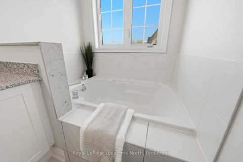 Photo 31 at 118 Puccini Drive, Oak Ridges, Richmond Hill