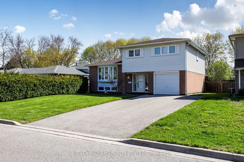Photo 1 at 13 Laurentide Avenue, Aurora Heights, Aurora