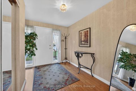 Photo 3 at 13 Laurentide Avenue, Aurora Heights, Aurora