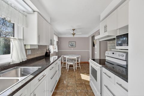 Photo 7 at 13 Laurentide Avenue, Aurora Heights, Aurora
