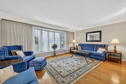 Photo 11 at 13 Laurentide Avenue, Aurora Heights, Aurora