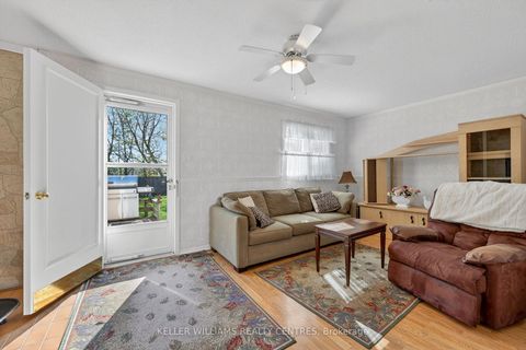 Photo 13 at 13 Laurentide Avenue, Aurora Heights, Aurora