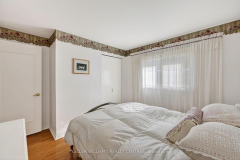 Photo 19 at 13 Laurentide Avenue, Aurora Heights, Aurora