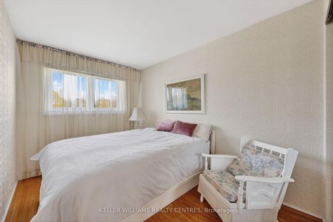Photo 21 at 13 Laurentide Avenue, Aurora Heights, Aurora