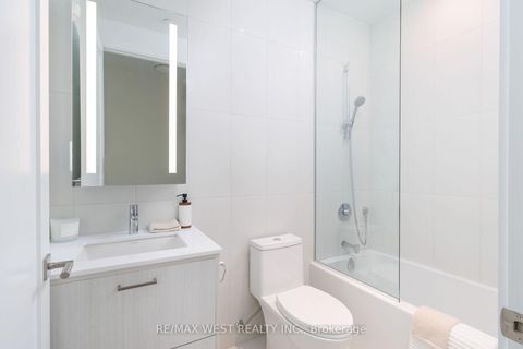 Photo 33 at GPH2 - 480 Front Street W, Waterfront Communities C1, Toronto