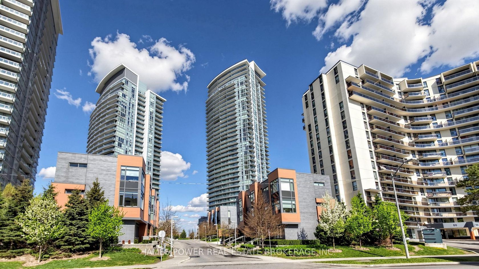 1408 - 70 Forest Manor Road, Henry Farm, Toronto photo number 2