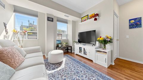 Photo 2 at 107 - 7398 Yonge Street, Yorkhill, Vaughan