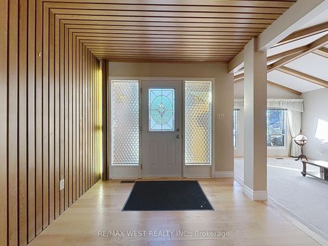 Photo 1 at 20 Foxwood Grove, L'Amoreaux, Toronto