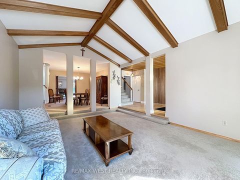 Photo 5 at 20 Foxwood Grove, L'Amoreaux, Toronto