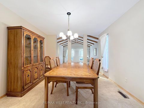 Photo 6 at 20 Foxwood Grove, L'Amoreaux, Toronto