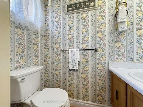 Photo 21 at 20 Foxwood Grove, L'Amoreaux, Toronto