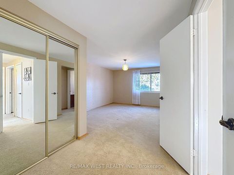 Photo 27 at 20 Foxwood Grove, L'Amoreaux, Toronto