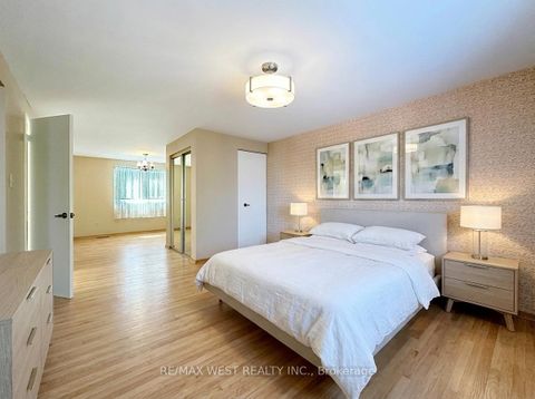 Photo 29 at 20 Foxwood Grove, L'Amoreaux, Toronto