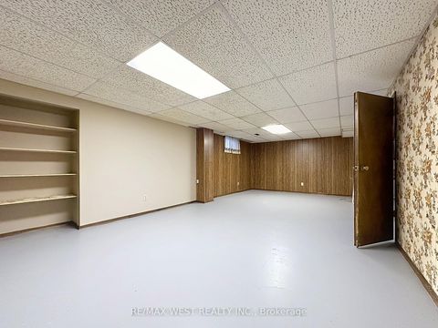 Photo 41 at 20 Foxwood Grove, L'Amoreaux, Toronto