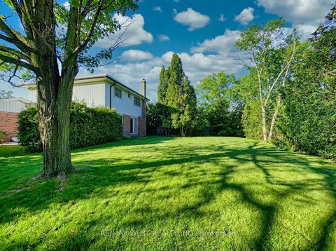 Photo 42 at 20 Foxwood Grove, L'Amoreaux, Toronto