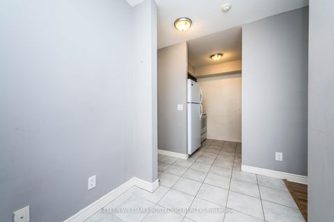 Photo 4 at 806 - 70 Town Centre Court, Bendale, Toronto