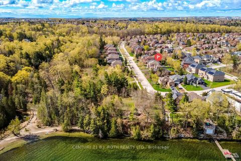 Photo 2 at 112 Crimson Ridge Road, Bayshore, Barrie