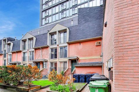 Photo 1 at 18 - 325 Jarvis Street, Moss Park, Toronto
