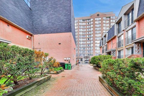 Photo 4 at 18 - 325 Jarvis Street, Moss Park, Toronto