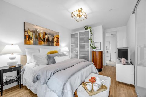 Photo 11 at 714 - 377 Madison Avenue, Casa Loma, Toronto